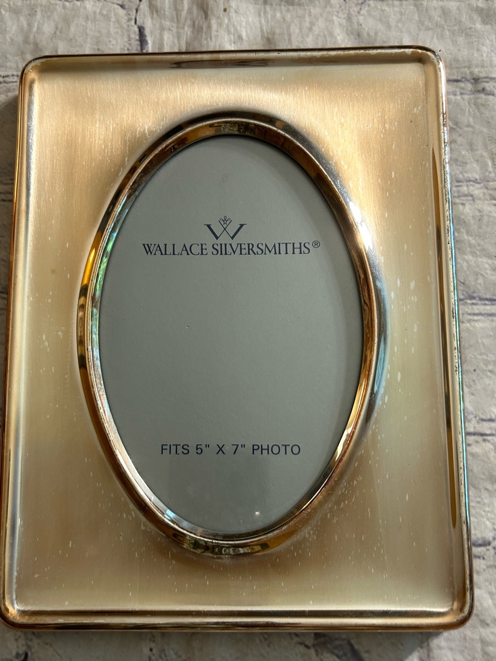 WALLACE SILVERSMITHS PICTURE FRAME CLASSIC OVAL DESIGN WITH RECTANGULAR FRAME